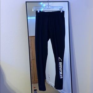 Gym shark leggings